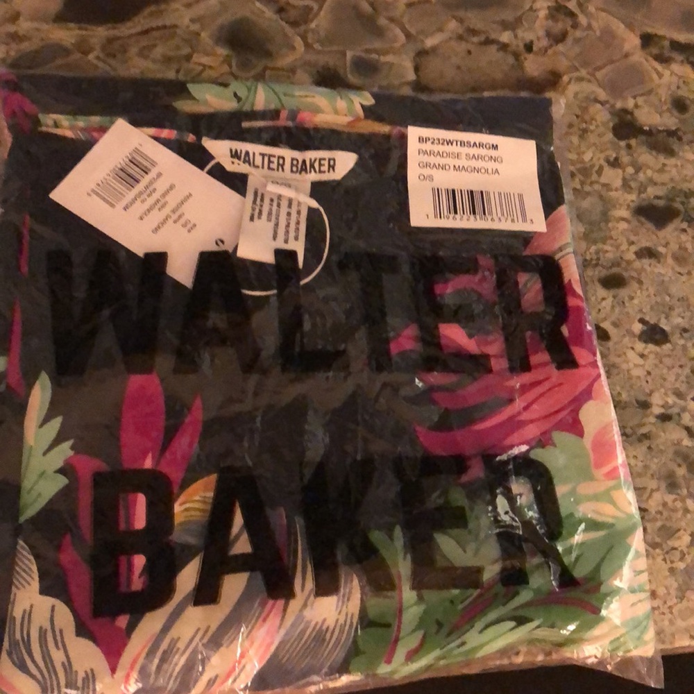 NWT ๐ท๏ธ Walter Baker Paradise Sarong OS - Picture 9 of 10